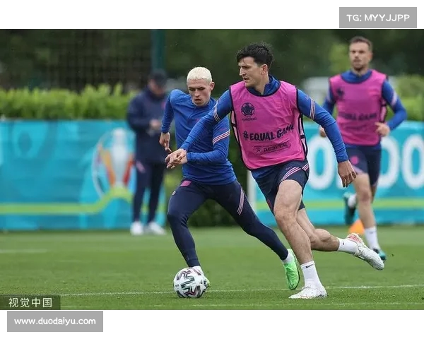罗马队赴英格兰进行集训将在英格兰队训练基地展开备战